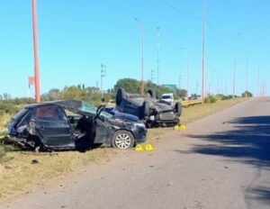 Fuerte choque en avenida Santos Ortiz dejó dos personas heridas y un conductor demorado