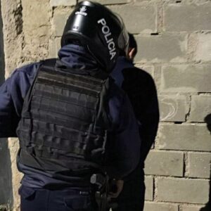 Un hombre alcoholizado fue detenido por violar una restricción y causar disturbios