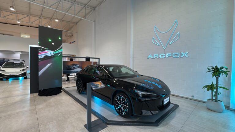 Se presentó oficialmente ARCFOX en San Luis: la marca de lujo 100% eléctrica llegó de la mano de Grupo Lorenzo