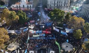 Convocan a una Marcha Federal por la salud pública en rechazo a los recortes del Gobierno