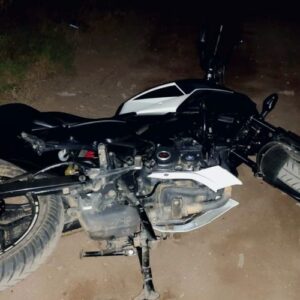 La Policía recuperó una moto robada en La Punta y el ladrón escapó por un campo