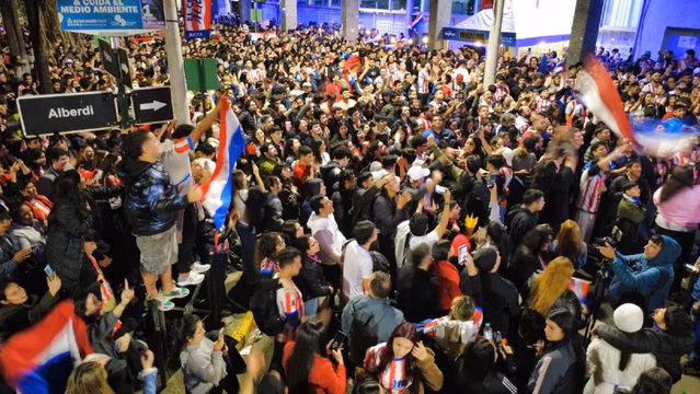 El presidente de Paraguay decretó feriado tras el batacazo