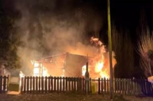 Incendiaron la casa del abuelo de un intendente en Chubut