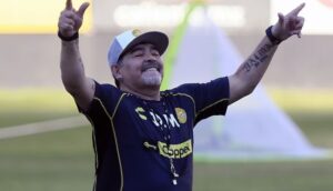 Juicio por Maradona: Perroni vuelve a declarar