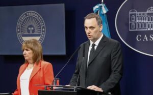 Crece la tensión por la presentación de Adorni en el Senado