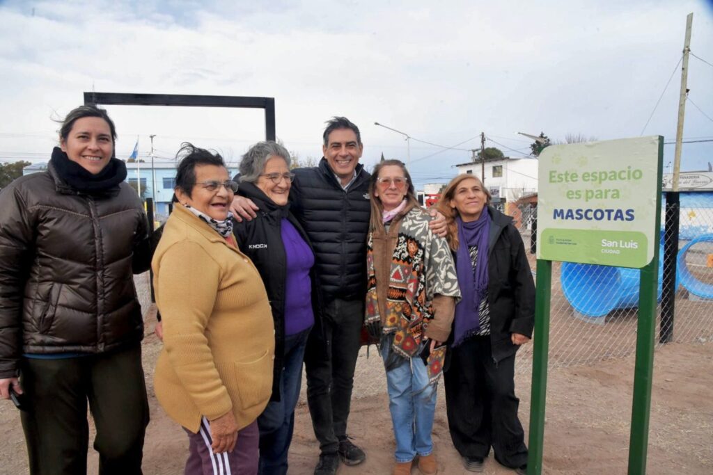 Hissa inauguró la renovación de la plaza del Bº AMEP y anunció el primer Hospital Veterinario Municipal