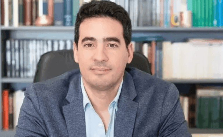 Quién es Adrián Ravier, el nuevo vocero presidencial de Javier Milei