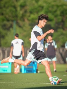 El drama de Leonardo Balerdi: lágrimas, una charla con Scaloni y el adiós al Mundial 2026