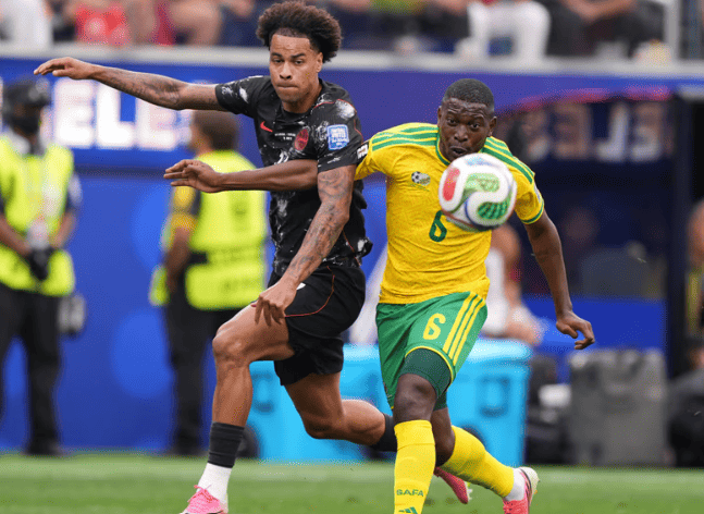 En la última jugada del partido, Canadá le ganó a Sudáfrica y se mete en los octavos de final