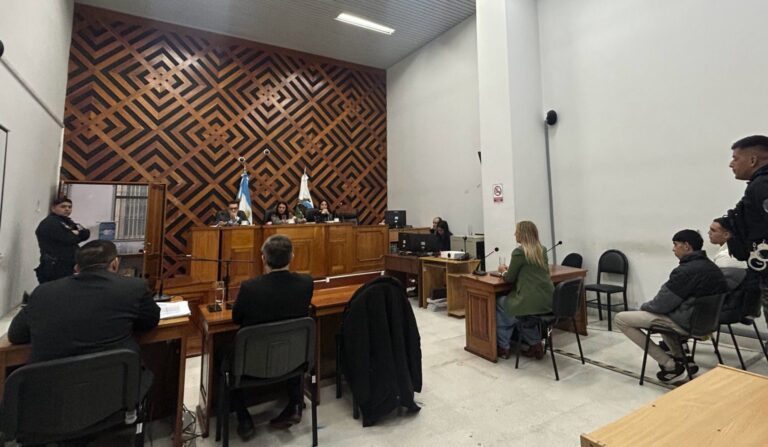 Proponen un juicio abreviado para los acusados de robar 50 celulares, pero el damnificado se opone