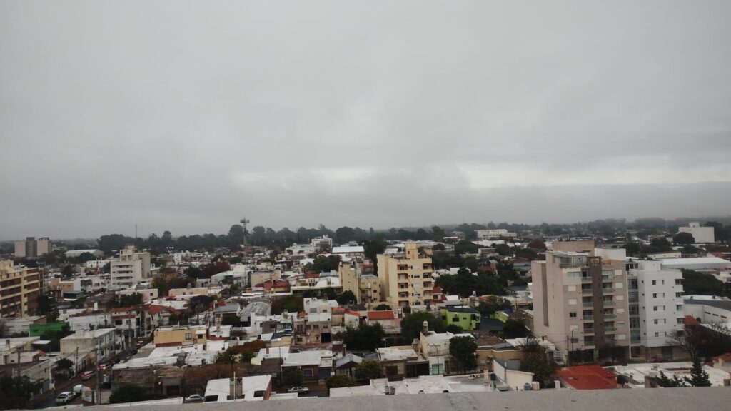 Continúan las precipitaciones para este viernes y la máxima será de 16ºC