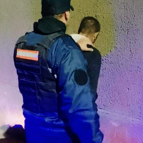 Detuvieron a un hombre buscado por la Justicia provincial por una causa de robo