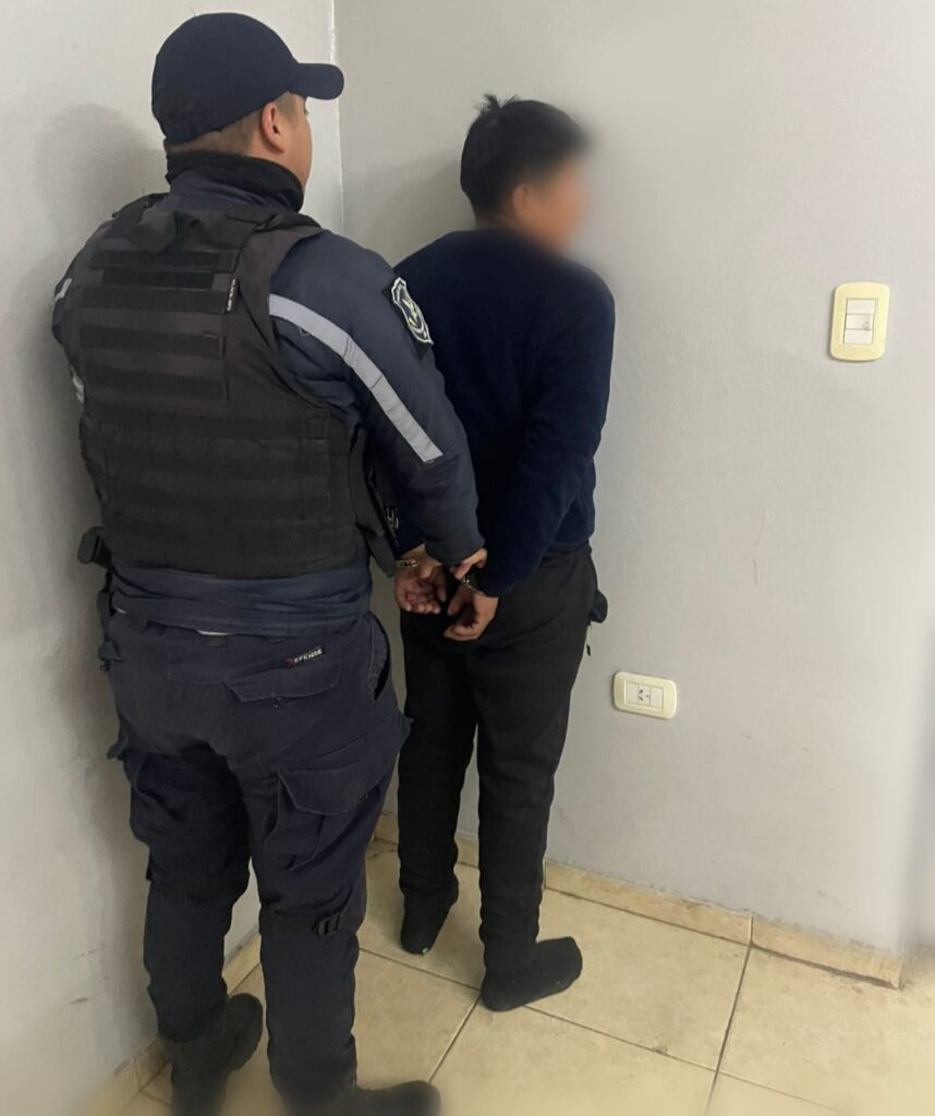Golpeó a su pareja en el Bº República y en medio de un conflicto familiar: fue detenido