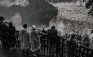 Misterio en las Cataratas: encontraron pertenencias de un turista en la Garganta del Diablo