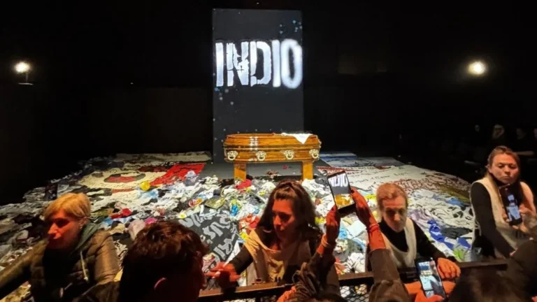 Llovizna, emociones y una marea humana: la multitudinaria despedida al Indio Solari