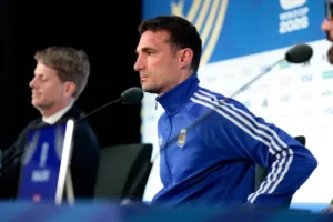 Scaloni criticó las pausas y habló del estado de Messi