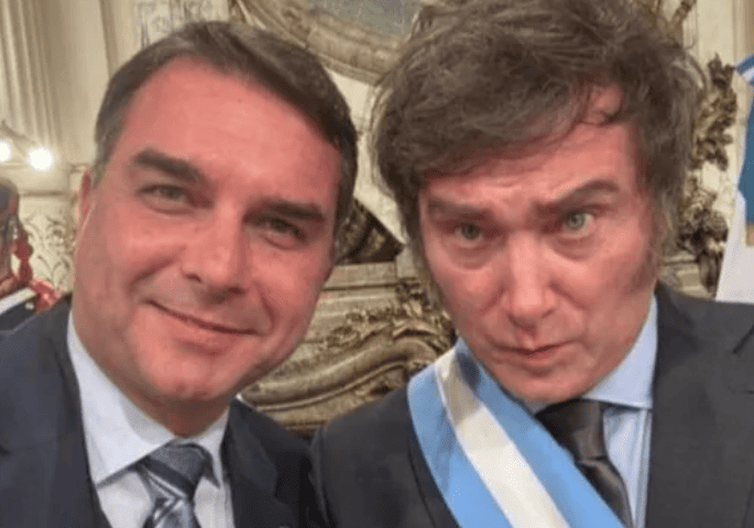 Javier Milei se reunirá con Flávio Bolsonaro en medio de la tensión con Lula da Silva