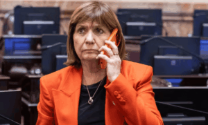 Patricia Bullrich ofreció su renuncia a Milei como jefa del bloque de senadores