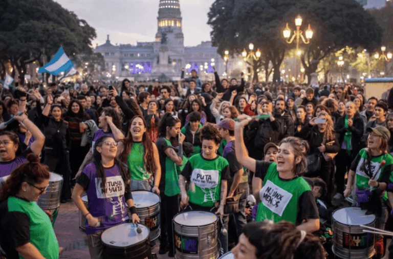 Ni Una Menos colmó Plaza de Mayo: «El grito de hartazgo que hace once años salió a las calles»