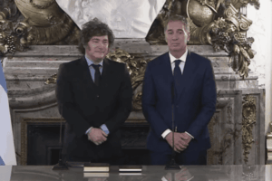 Con la presencia de Manuel Adorni, Diego Santilli juró como jefe de Gabinete