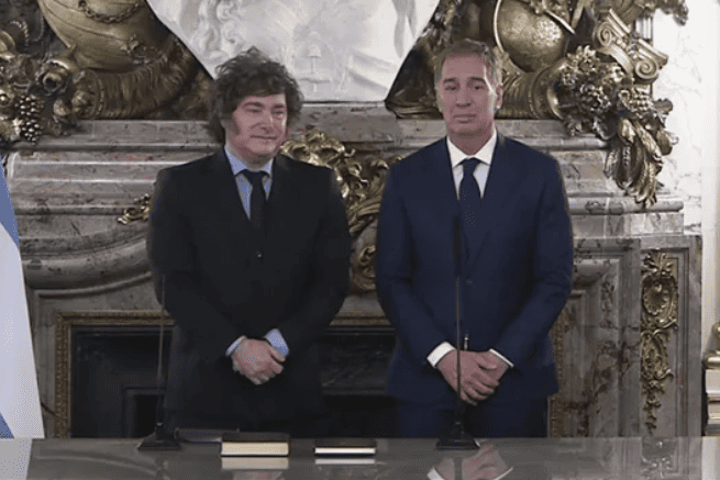 Con la presencia de Manuel Adorni, Diego Santilli juró como jefe de Gabinete