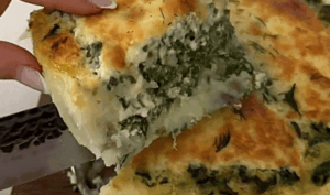 Tarta de papa rellena con espinaca y queso, una comida completa sin harinas y con 5 ingredientes