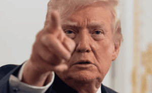 Donald Trump ordenó levantar el bloqueo al estrecho de Ormuz: «¡Que fluya el petróleo!»