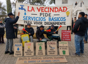 Vecinos del B° La Vecindad continúan el acampe en reclamo de servicios básicos