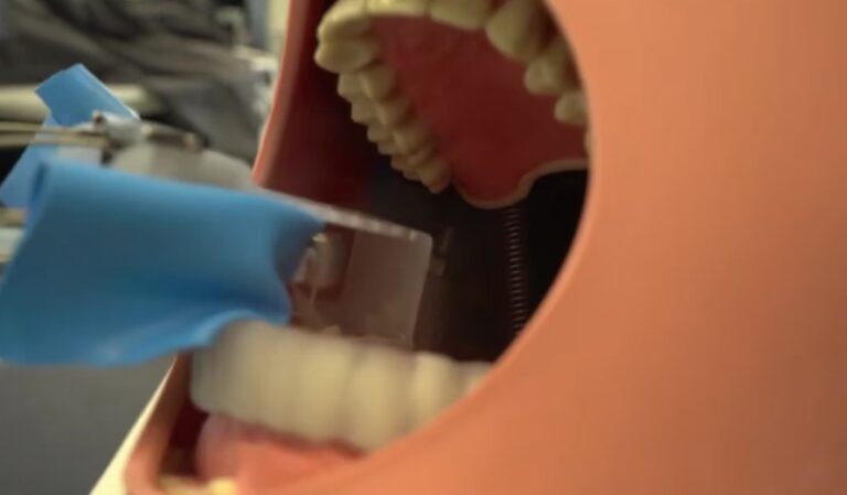 Robot odontológico promete revolucionar las coronas dentales