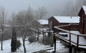 La nieve volvió a cubrir las sierras de Córdoba y llegó a Mendoza