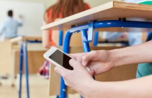 Celulares en el aula: qué impacto tiene restringirlos