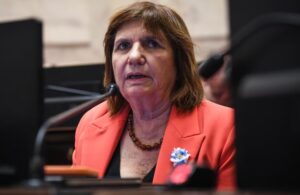 Bullrich habló de bajos salarios y diferencias con Milei