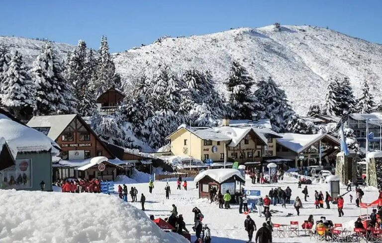 Viajar en vacaciones de invierno exige hasta $20 millones por familia