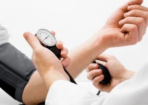 El ejercicio que ayuda a bajar la presión arterial más rápido