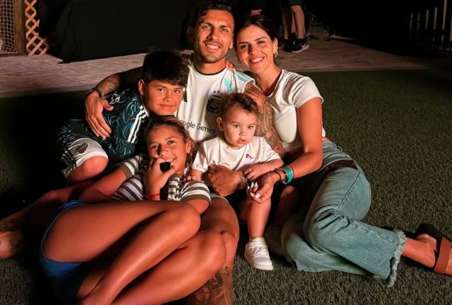 Leandro Paredes recibió una emotiva sorpresa al volver a casa