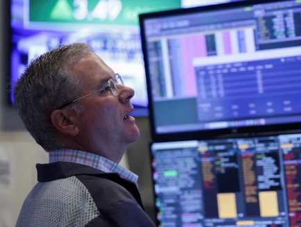 Acciones argentinas cayeron hasta 9,6% y subió el riesgo país