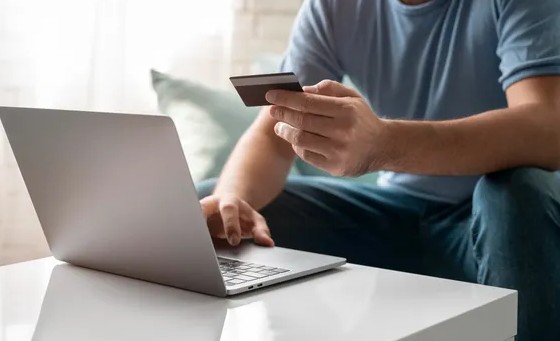 Compras al exterior: límites y reglas de ARCA