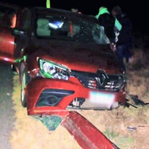 Tres heridos tras un choque frontal entre un camión y un auto en la ruta provincial 1
