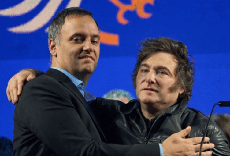 A un mes de la renuncia, Javier Milei volvió a defender a Manuel Adorni: «Creo que es inocente»