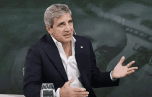 Luis Caputo presentó el proyecto de Inocencia Fiscal II: «Tener los dólares bajo el colchón es un muy mal negocio»