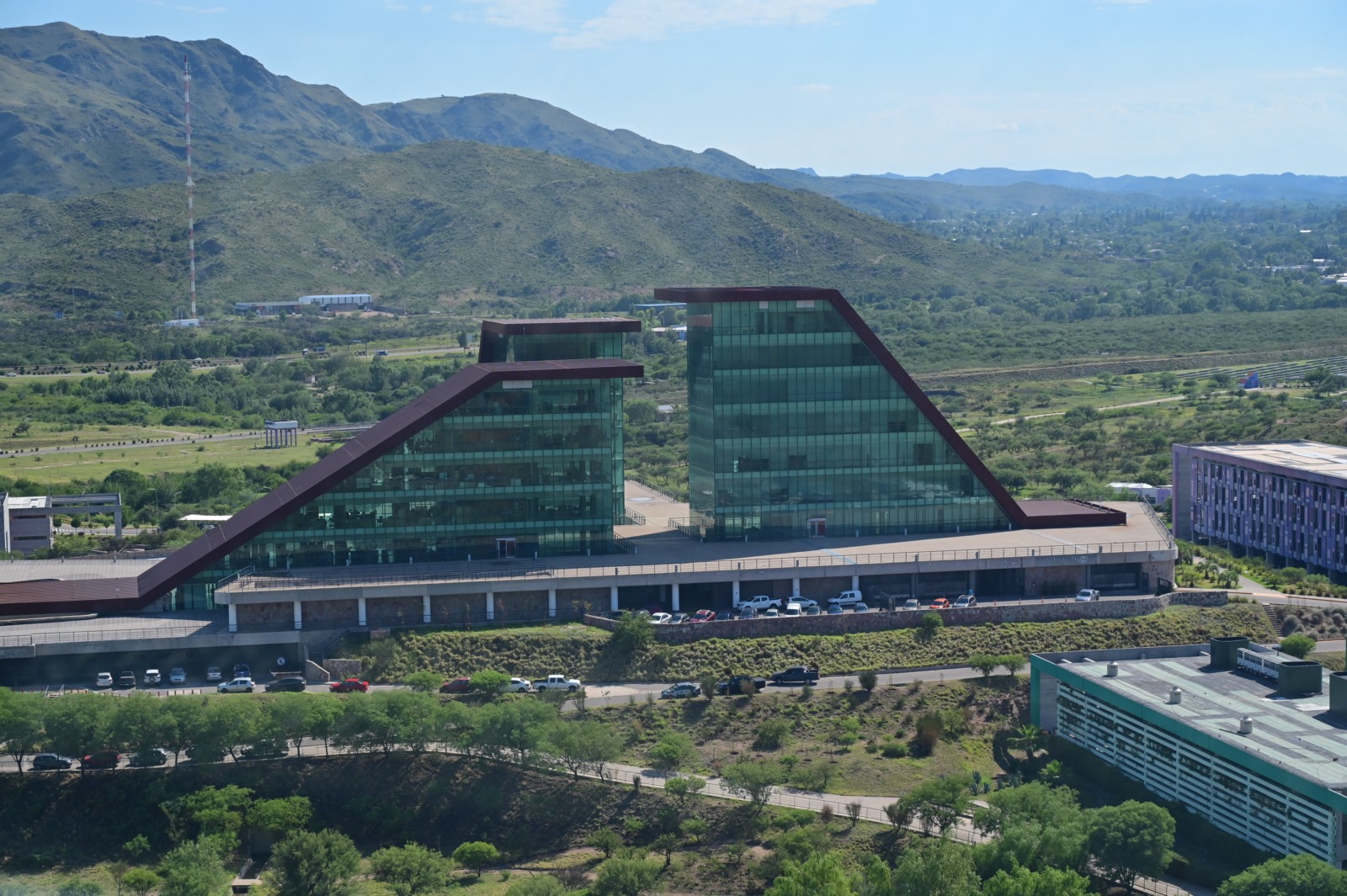 El gobierno decretó asueto administrativo este viernes para fomentar el turismo interno - SanLuis24Noticias