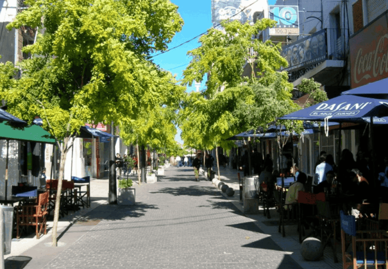 Por el partido de Argentina, el 62% de los comercios de la ciudad abrirán en horario corrido