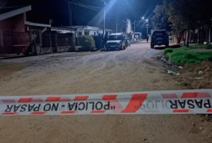 Brutal crimen en Córdoba: discutía con su pareja y su hijastro lo mató de una puñalada