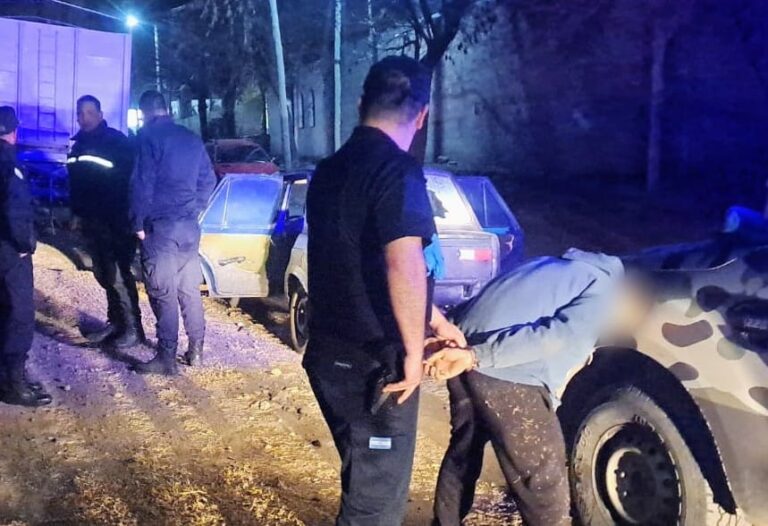 Persecución y dos hombres detenidos tras un disturbio con disparos en Juana Koslay