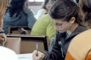 Casi la mitad de los estudiantes argentinos tiene niveles altos de estrés en relación a su futuro profesional