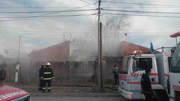 Investigan el incendio de una casa en Villa Mercedes: no hubo heridos