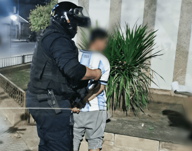 Demoraron a un hombre por agredir a policías durante un procedimiento en Villa Mercedes