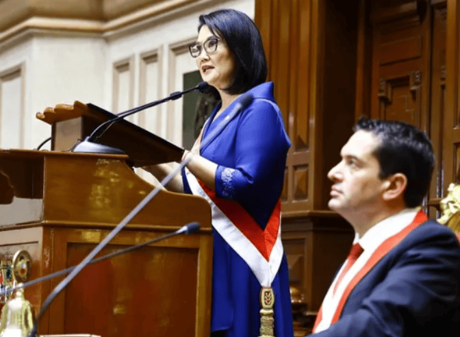 Keiko Fujimori asumió como presidenta de Perú