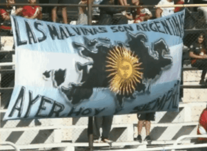 Hinchas argentinos no podrán entrar con referencias a Malvinas al partido contra Inglaterra