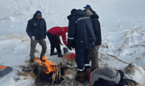 Rescataron con vida a los mineros atrapados por una tormenta de nieve en Catamarca